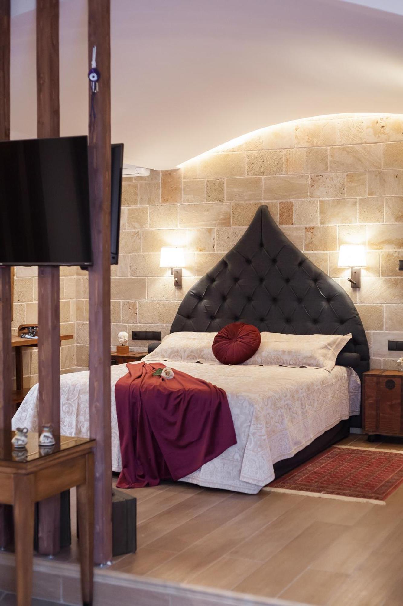Utopia Luxury Suites - Old Town Rhodes City Exterior foto